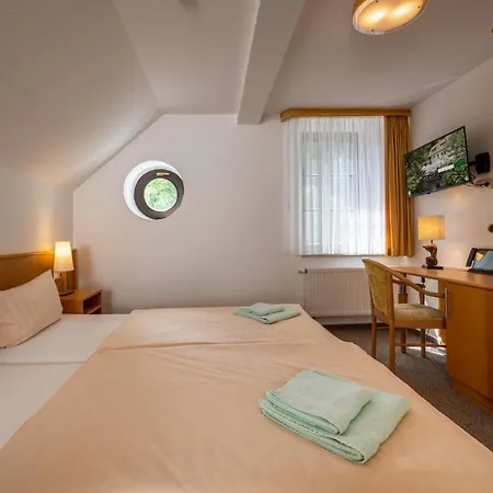 Zur Margarethenmuehle - Landgasthof Und Waldhotel 3*